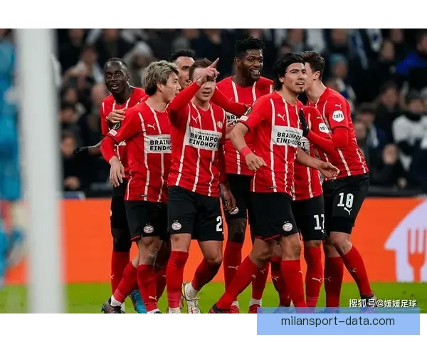 特温特2比1逆袭阿贾克斯 范罗伊泽鲁基进球锁定胜局