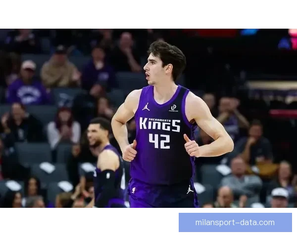 蒙克32分7记三分领衔国王险胜篮网送其7连败 雷诺双十威少休战